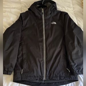 The North Face (Rain Jacket) - L